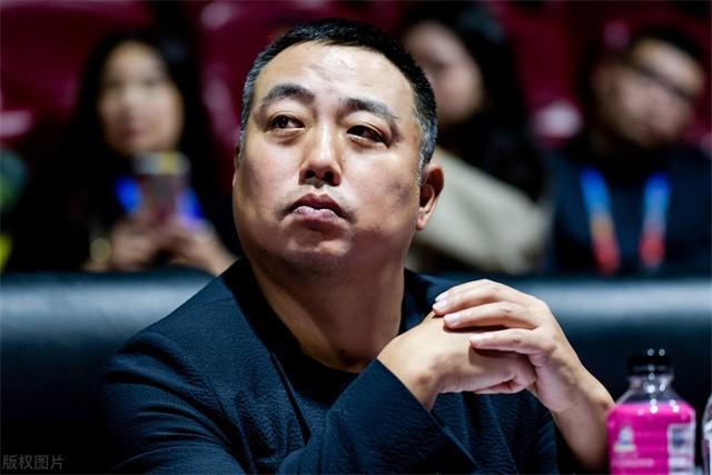 劉國梁事件來龍去脈是什么（2017年，劉國梁卸任總教練：拒絕被降級(jí)當(dāng)組長，主動(dòng)辭職不愿從政）