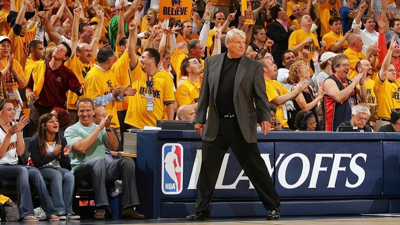 為什么nba要換小球（一個規(guī)則的變動，成就庫里的勇士王朝，讓NBA小球時代到來）