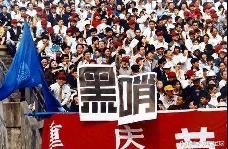 關于足球的文章和短句（有本書，曾刷新我對中國足球的認知｜足球邂逅文字）